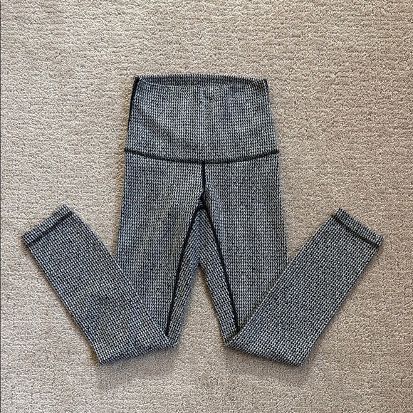 Lululemon Wunder Under Leggings - Picture 1 of 4
